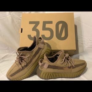 Yeezy earth size 4y